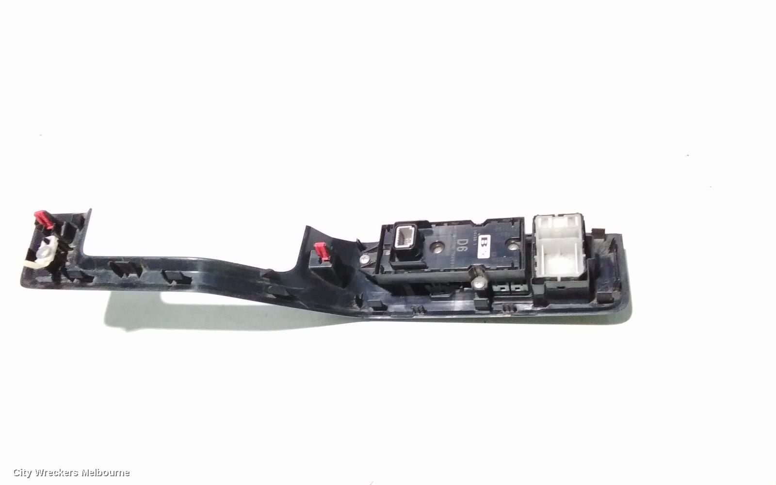 TOYOTA HIACE PWR DR WIND SWITCH, RH FRONT (MASTER SWITCH), 300 SERIES, 04/2019 ONWARDS