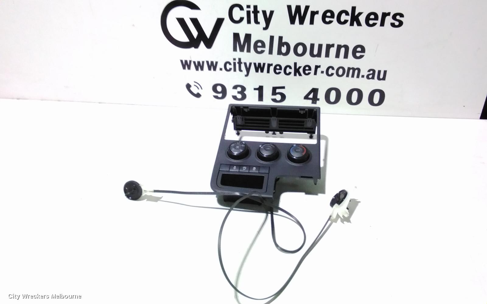 TOYOTA HIACE HEATER/AC CONTROLS, DUAL ZONE TYPE, 300 SERIES, 04/2019 ONWARDS