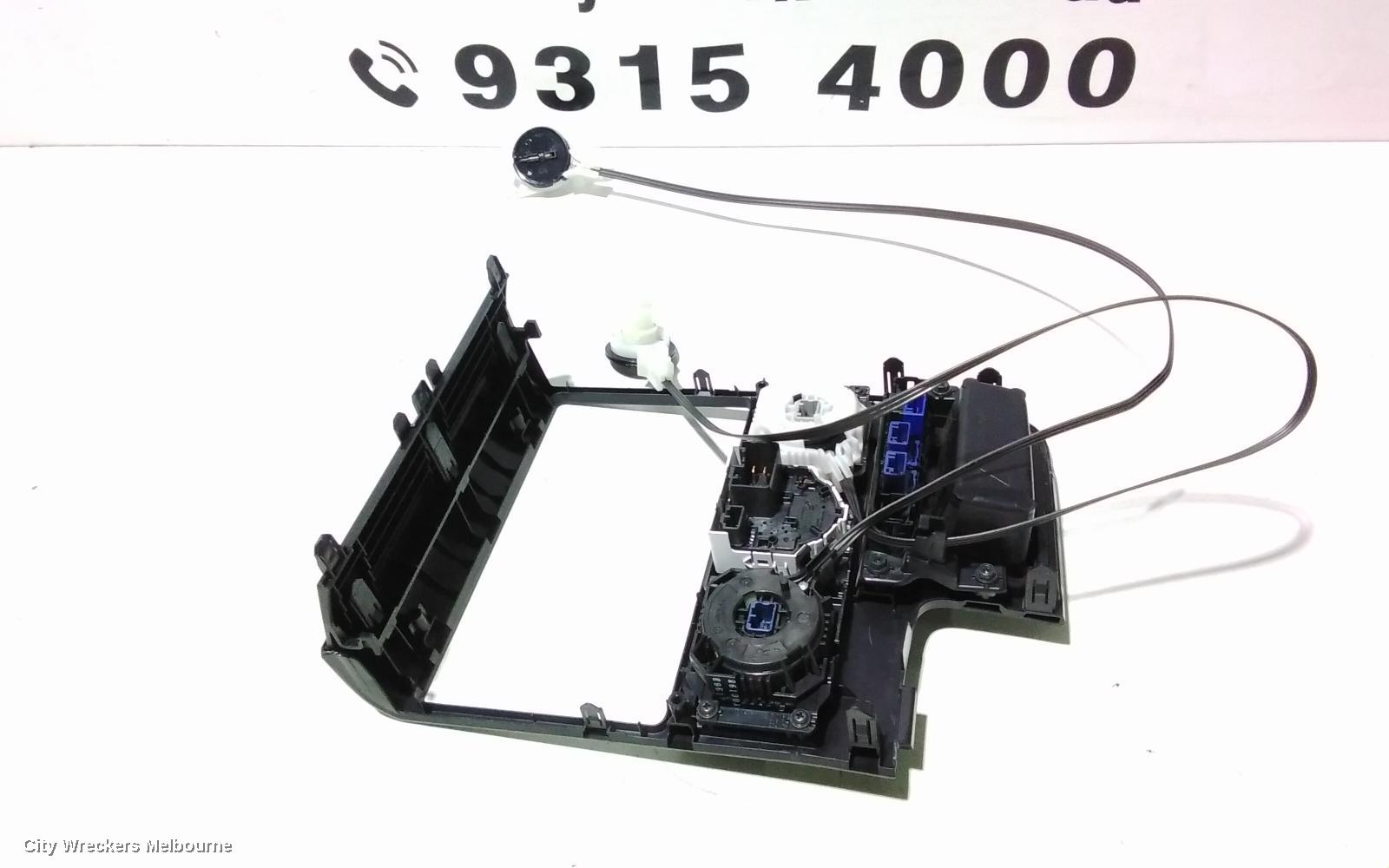TOYOTA HIACE HEATER/AC CONTROLS, DUAL ZONE TYPE, 300 SERIES, 04/2019 ONWARDS