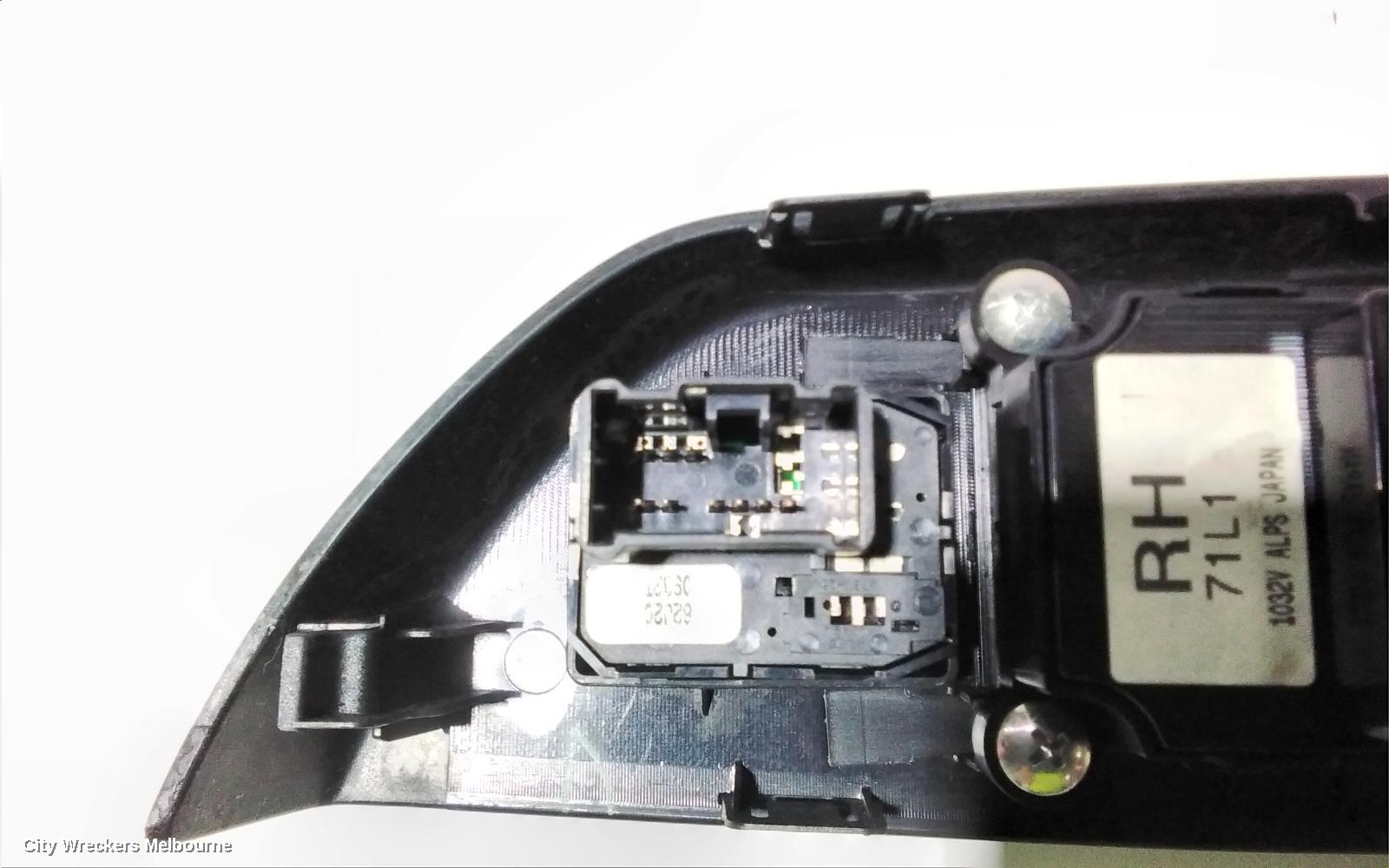 SUZUKI SWIFT PWR DR WIND SWITCH, RH FRONT (MASTER SWITCH), FZ, 20 PIN TYPE, 08/2010 - 03/2017