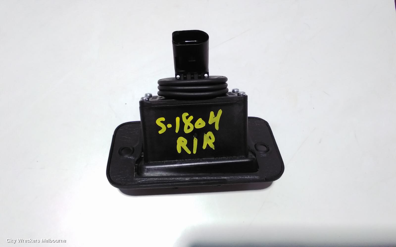 VOLKSWAGEN CADDY, 2KN, 12/2015 - 02/2021, DOOR CONTACT SWITCH WITH PART NUMBER 10400167310: 86179