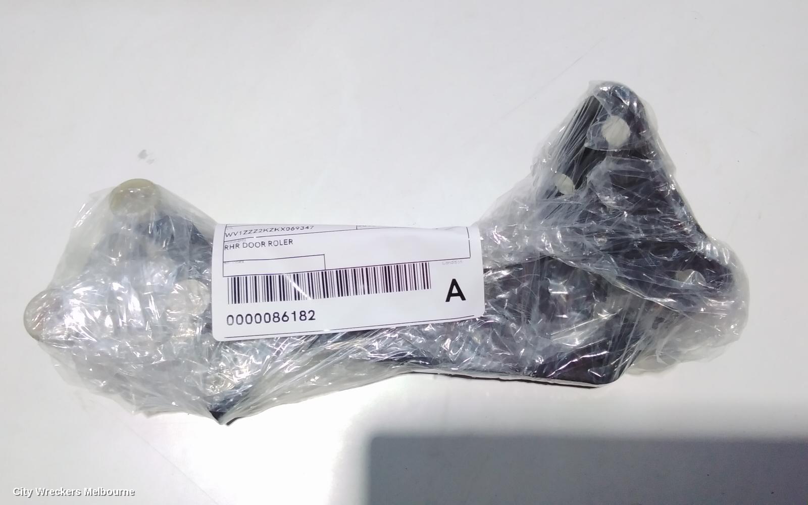 VOLKSWAGEN CADDY, 2KN, 12/2015 - 02/2021, RHR DOOR ROLER: 86182