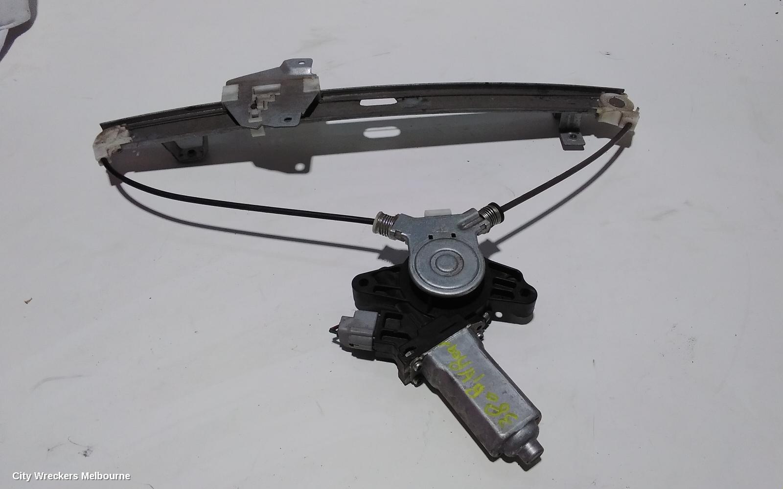 MITSUBISHI 380 RIGHT REAR DOOR WINDOW, DB, 09/2005 - 03/2008