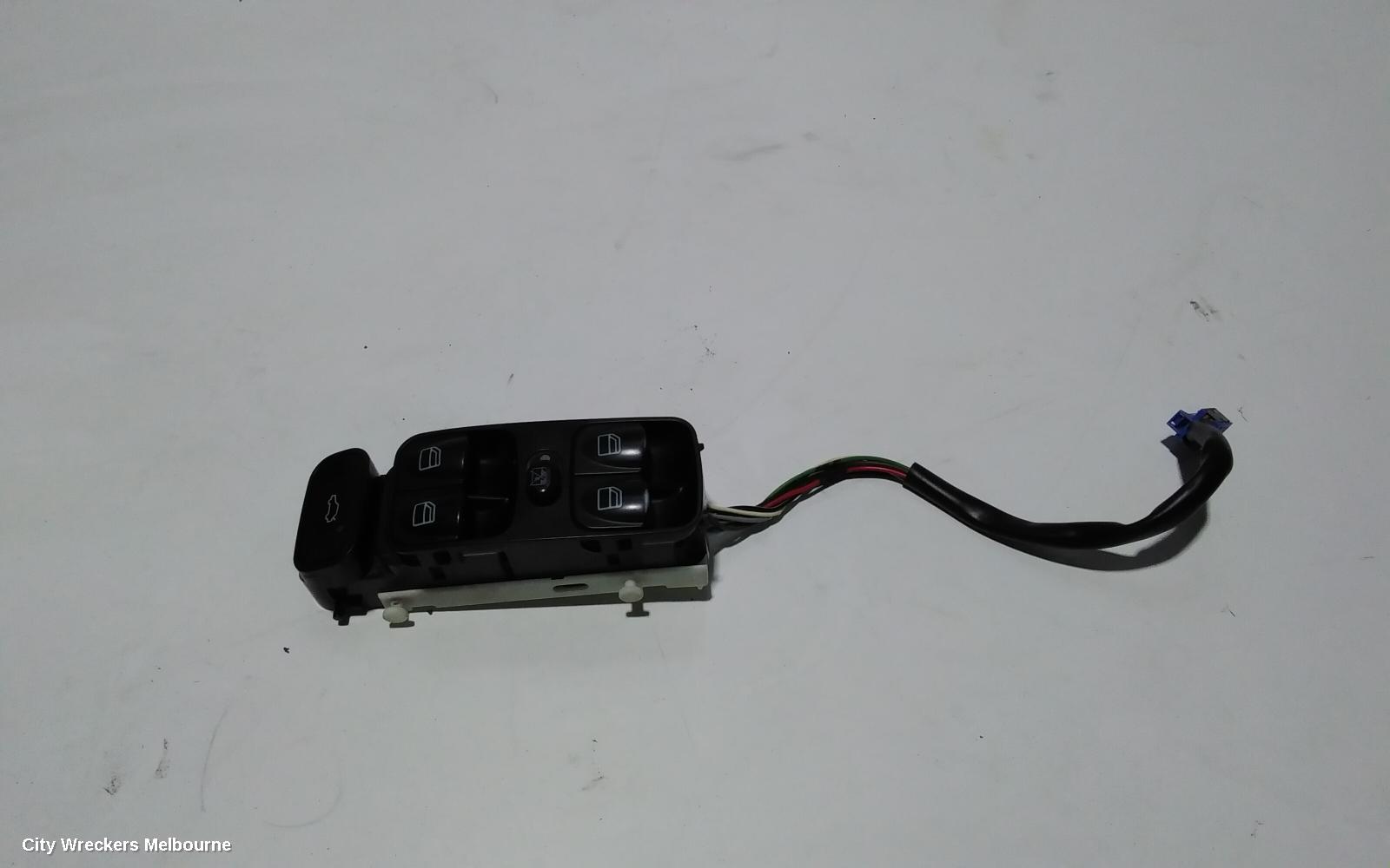 MERCEDES C CLASS PWR DR WIND SWITCH, RH FRONT (MASTER SWITCH), SEDAN, W/ BOOT RELEASE, W203, 11/2000 - 06/2007