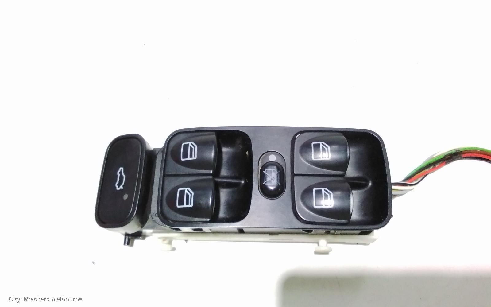 MERCEDES C CLASS PWR DR WIND SWITCH, RH FRONT (MASTER SWITCH), SEDAN, W/ BOOT RELEASE, W203, 11/2000 - 06/2007