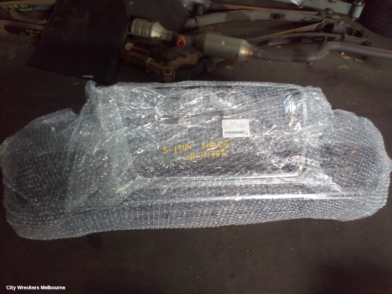AUDI Q5 FRONT BUMPER, Q5, 8R, S-LINE, NON H/LAMP WASHERS TYPE, 03/2009 - 07/2013