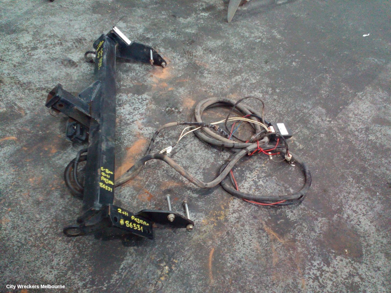 MITSUBISHI PAJERO TOWBAR, NS-NW, FACTORY, 11/2006 ONWARDS