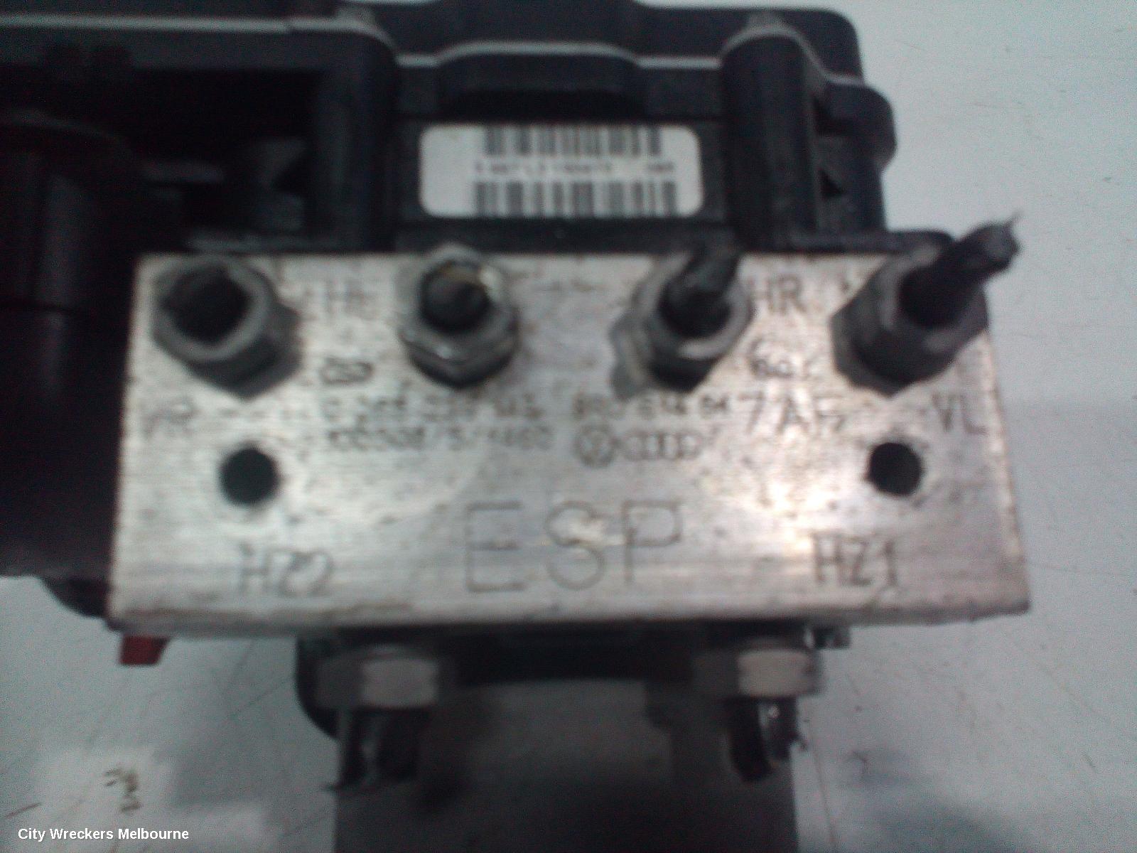 AUDI Q5 ABS PUMP/MODULATOR, 8R, P/N 8R0614517L, 03/2009 - 01/2017