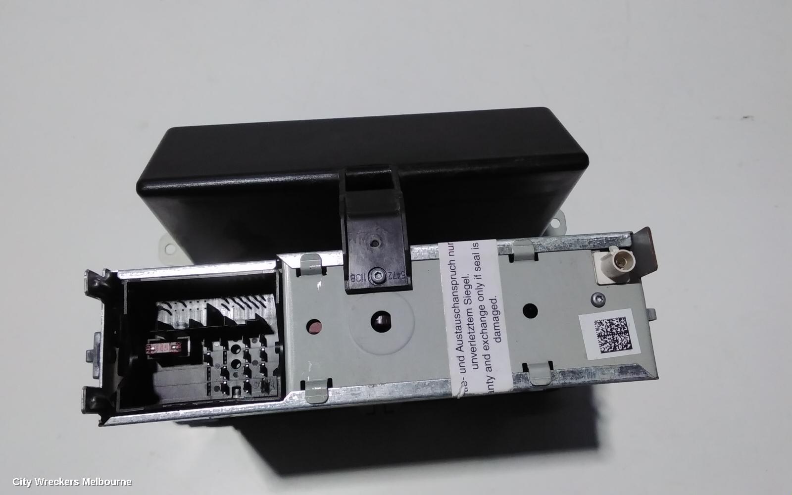 VOLKSWAGEN CADDY RADIO/CD/DVD/SAT/TV, CD PLAYER (RCD210), 2K, 08/2010 - 06/2015