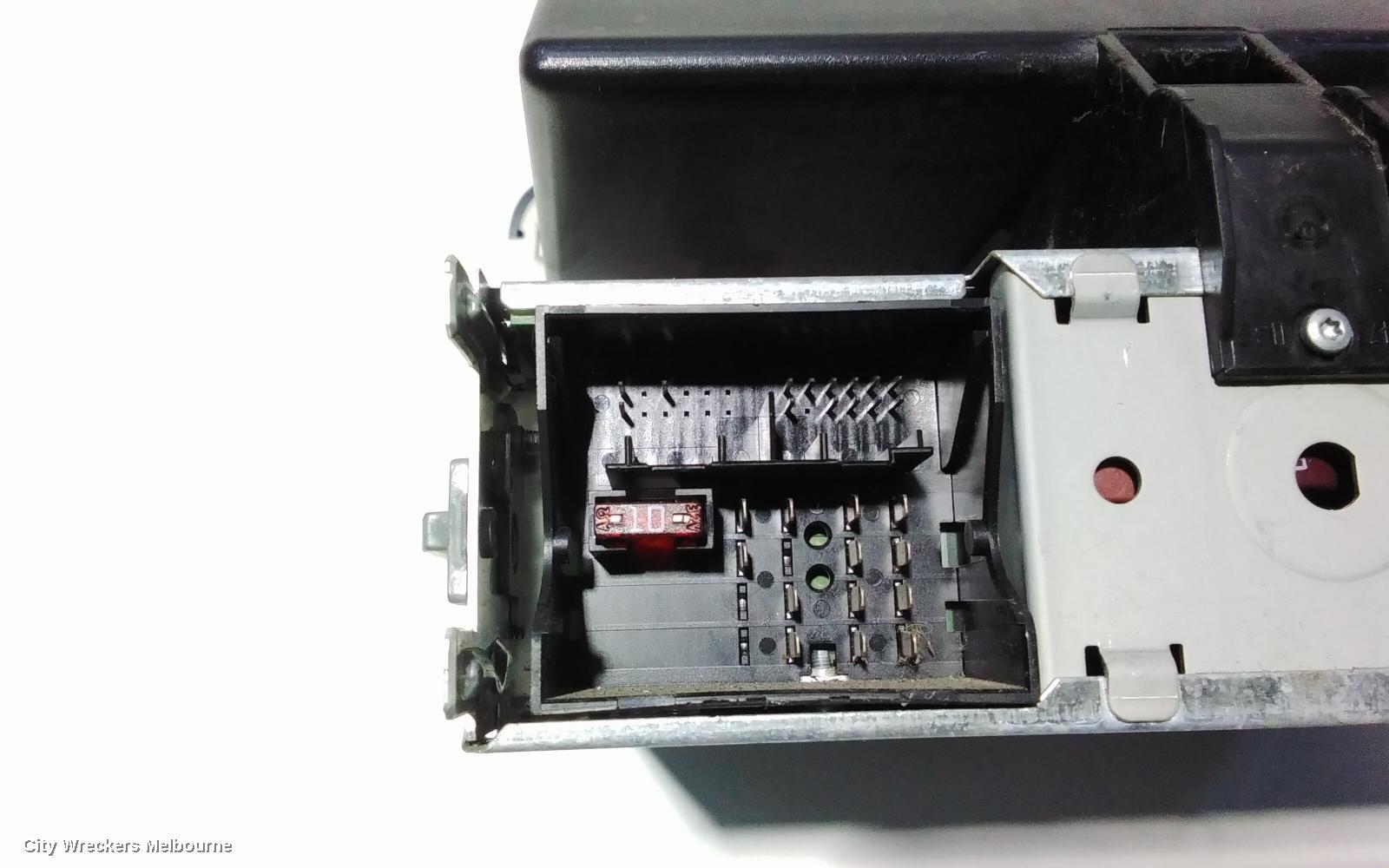 VOLKSWAGEN CADDY RADIO/CD/DVD/SAT/TV, CD PLAYER (RCD210), 2K, 08/2010 - 06/2015