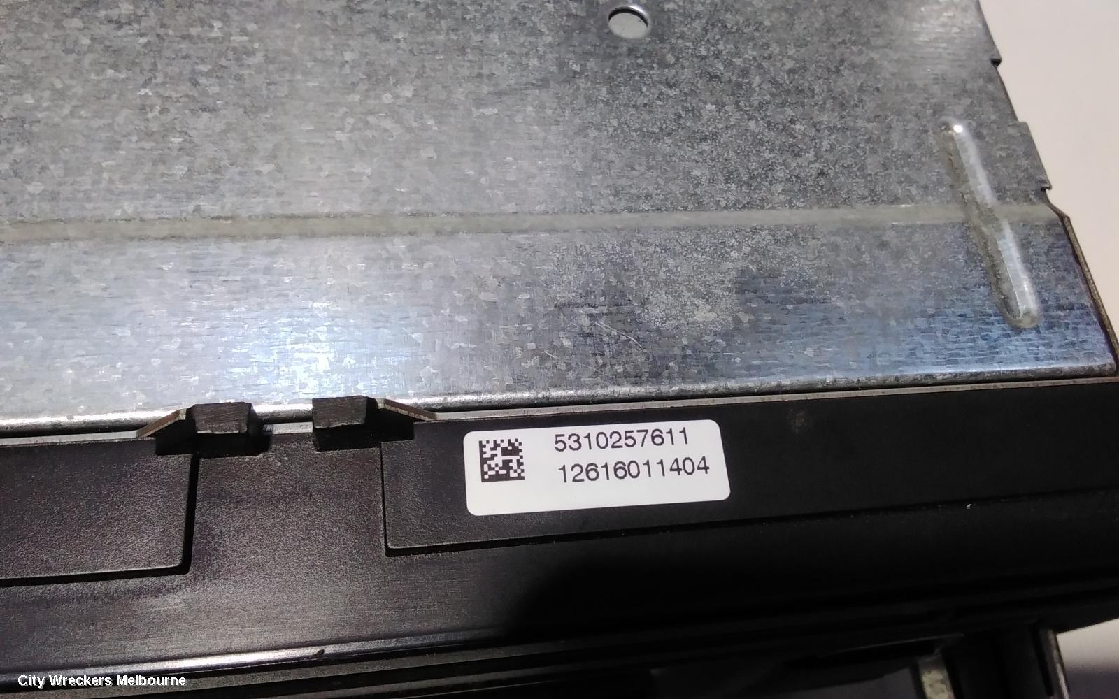 VOLKSWAGEN CADDY RADIO/CD/DVD/SAT/TV, CD PLAYER (RCD210), 2K, 08/2010 - 06/2015