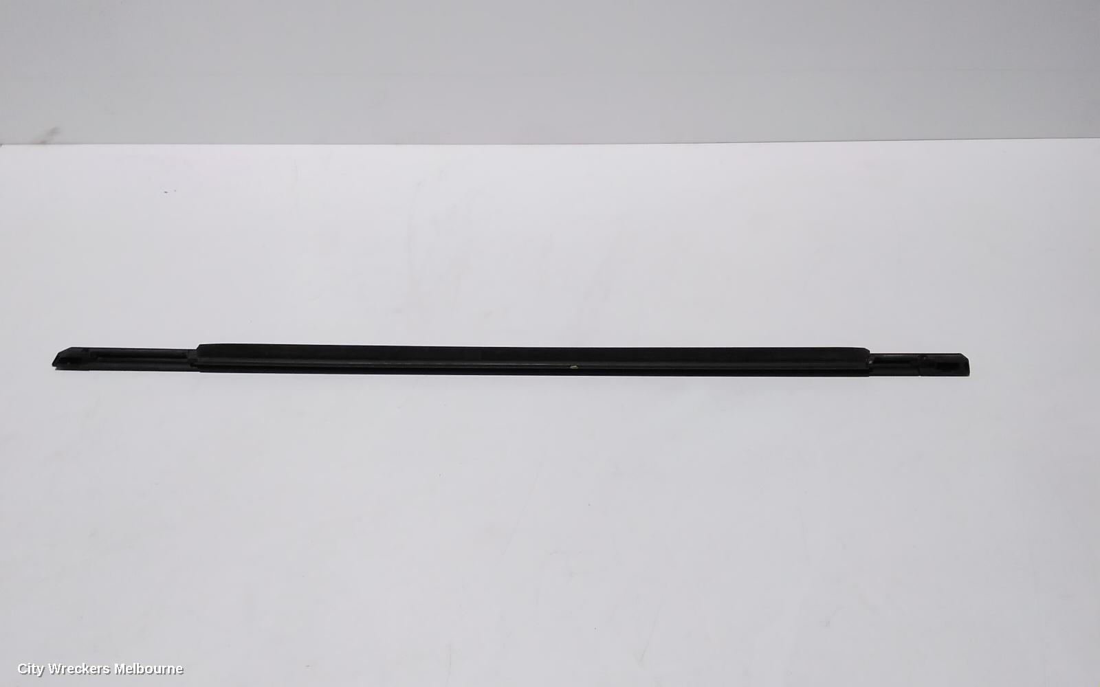 LAND ROVER RANGEROVER EVOQUE DOOR MOULD, LHR UPPER CHROM MOULD: 86458, L538, 11/2011 - 01/2019