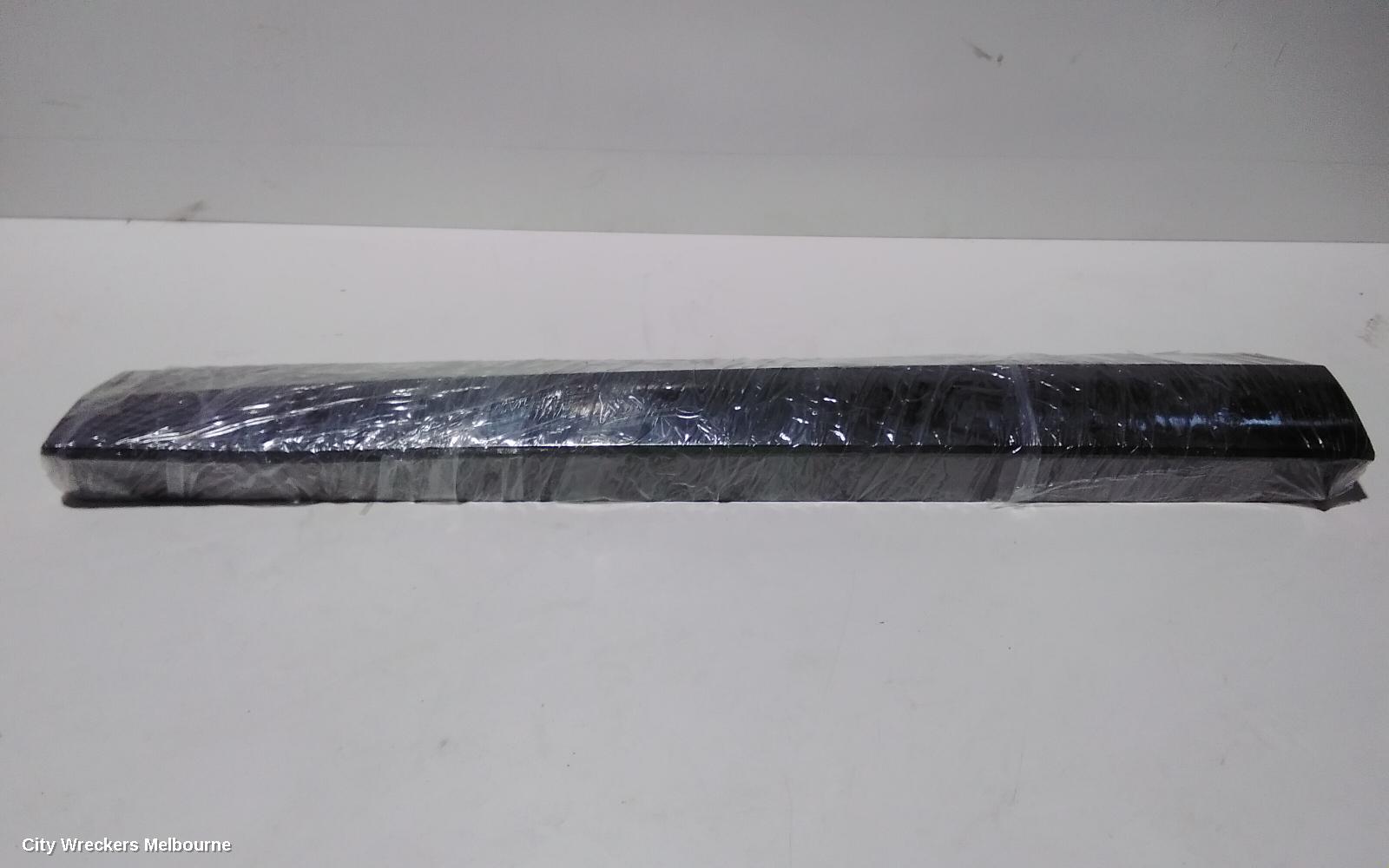 VOLKSWAGEN TIGUAN DOOR MOULD, LEFT FRONT LOWER DOOR MOULD : 86482, 5NA, 06/2016 - 02/2024