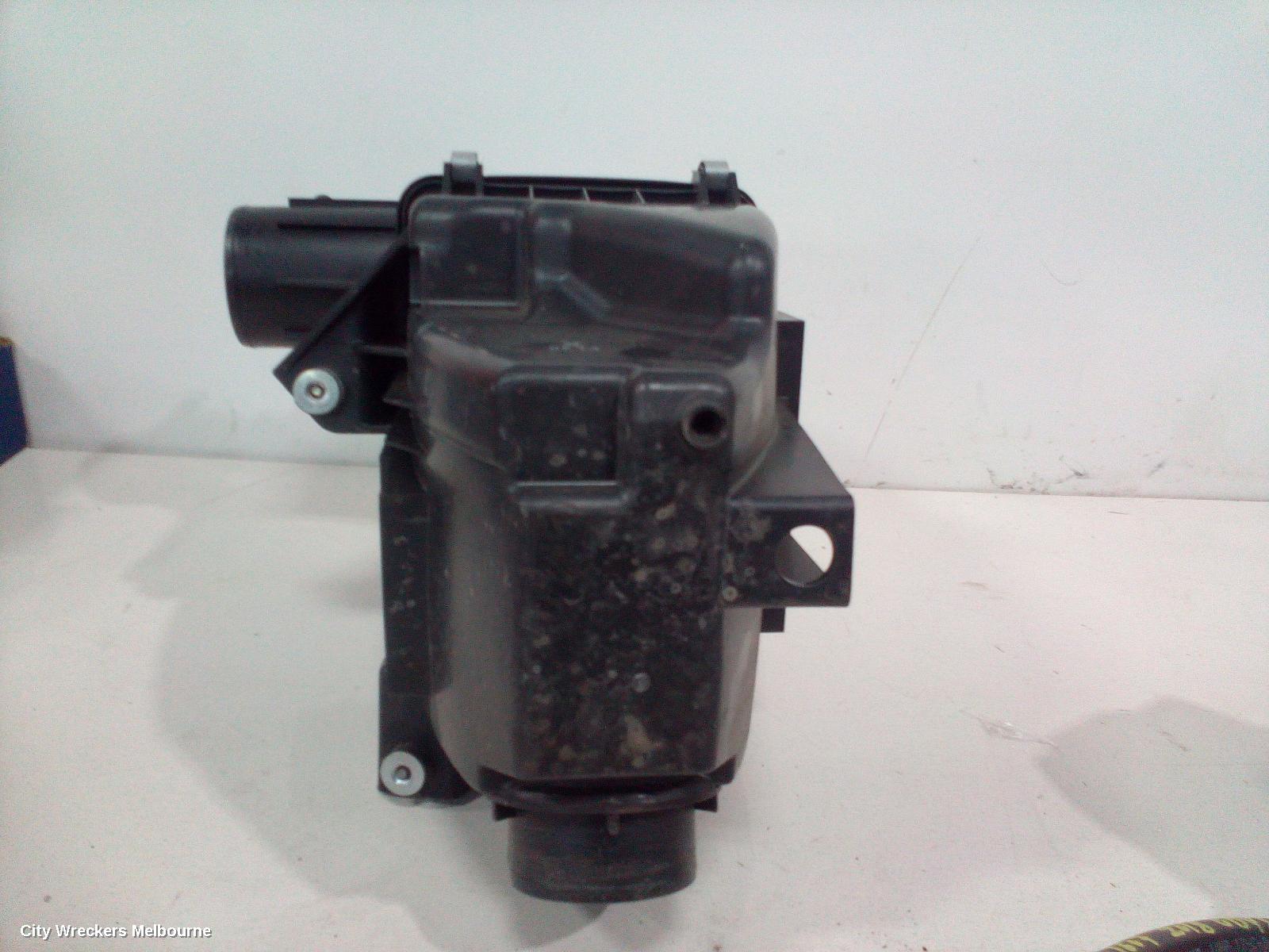 HONDA ODYSSEY AIR CLEANER/BOX, AIR CLEANER, RC1, 02/2014 ONWARDS