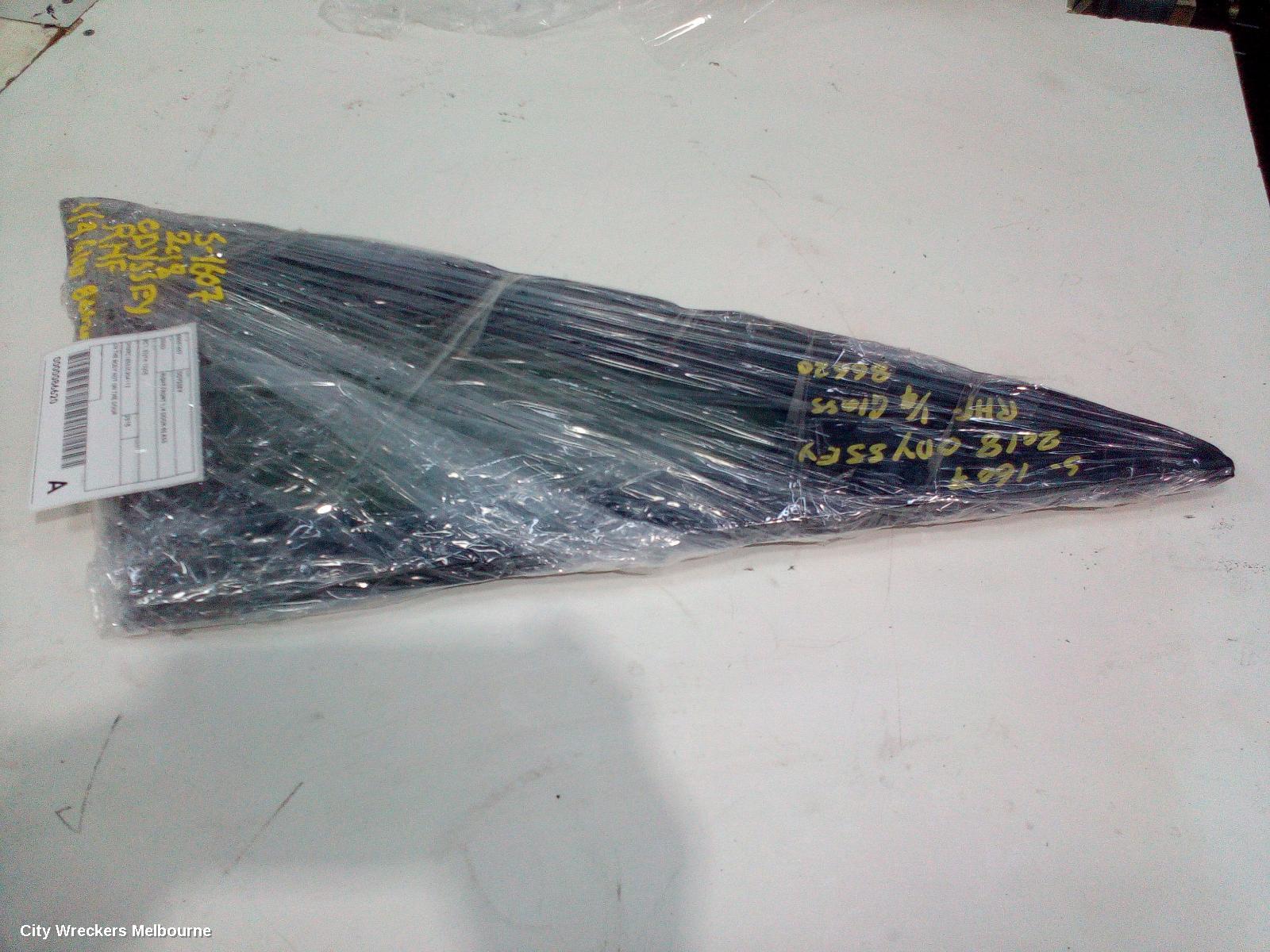 HONDA ODYSSEY RIGHT FRONT 1/4 DOOR GLASS, RC1, 02/2014 - 12/2020