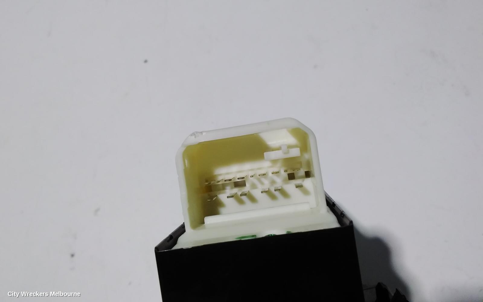 TOYOTA COROLLA PWR DR WIND SWITCH, RH FRONT (MASTER SWITCH), ZRE172R, SEDAN, 12/2013 - 06/2019