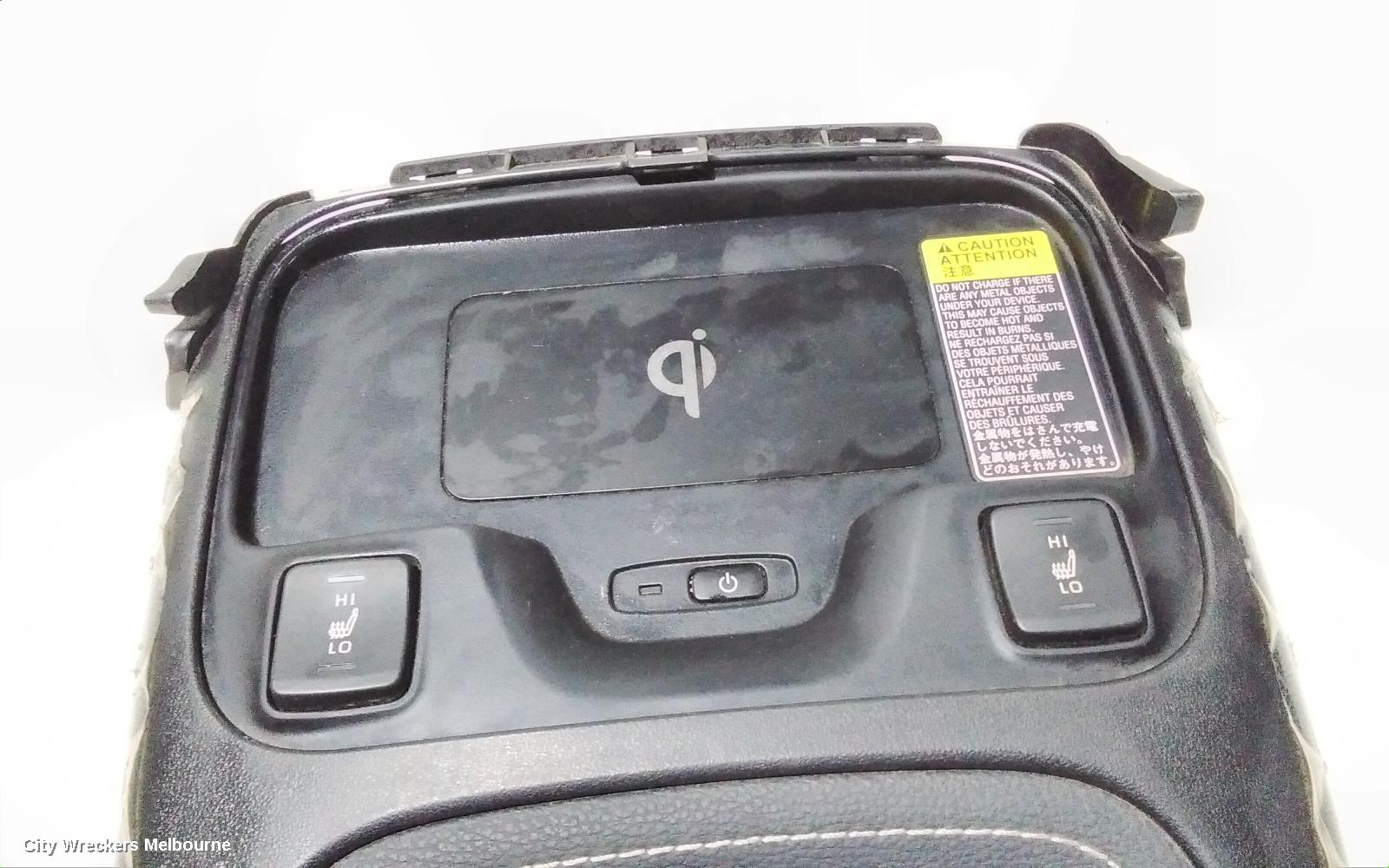 TOYOTA COROLLA, E210, 07/2018 ONWARDS, 861C012020 MOBILE WIRELESS CHARGER: 86704