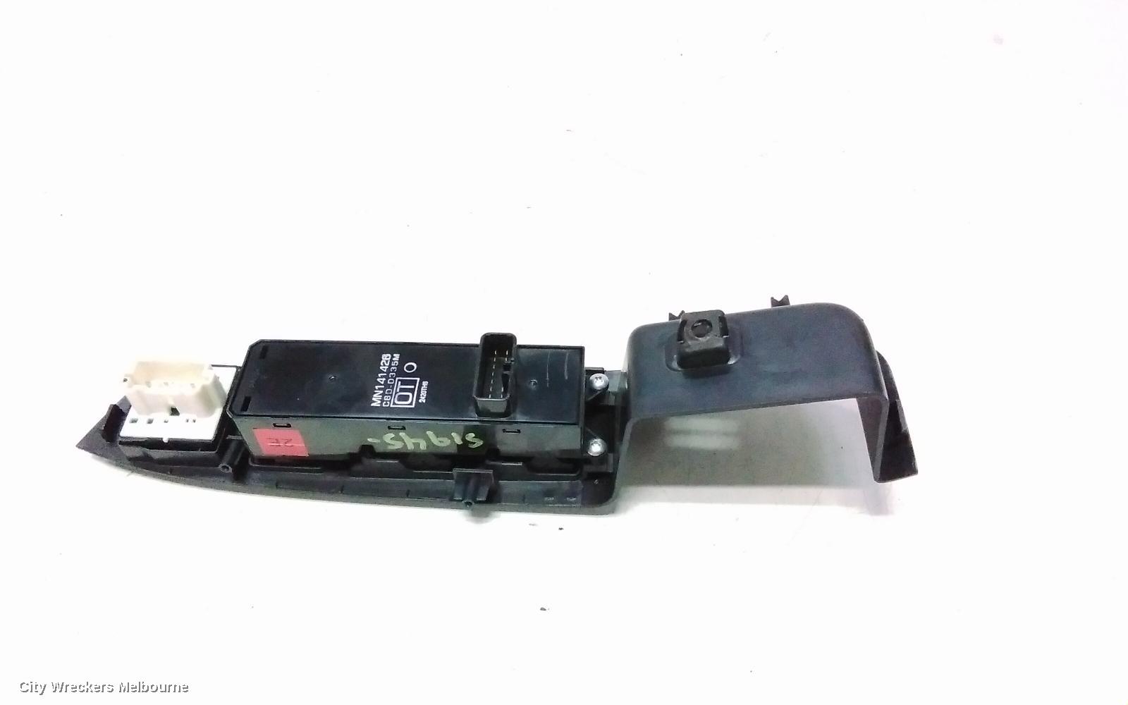 MITSUBISHI OUTLANDER PWR DR WIND SWITCH, RH FRONT (MASTER SWITCH), ZH, 09/2009 - 10/2012