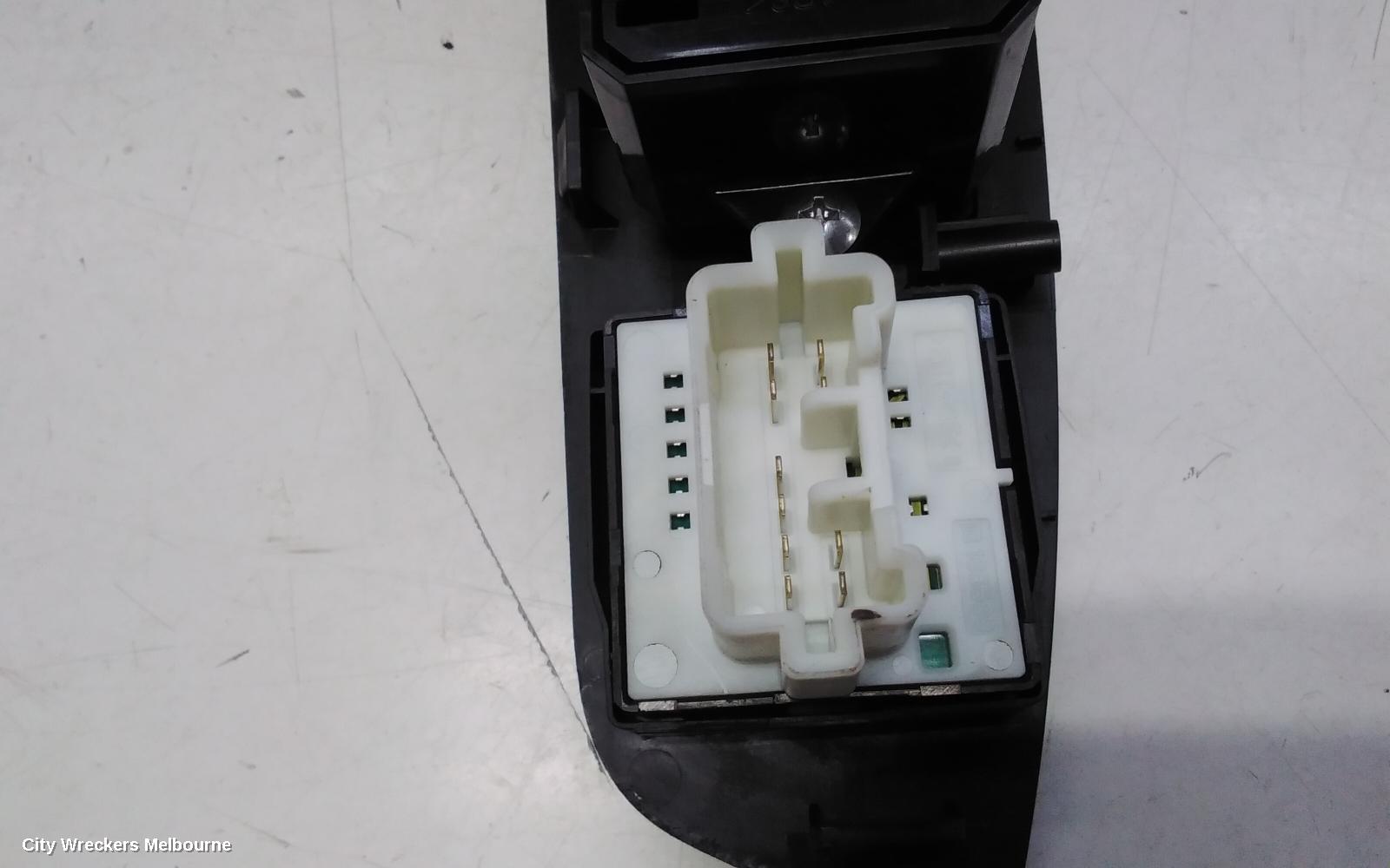 MITSUBISHI OUTLANDER PWR DR WIND SWITCH, RH FRONT (MASTER SWITCH), ZH, 09/2009 - 10/2012