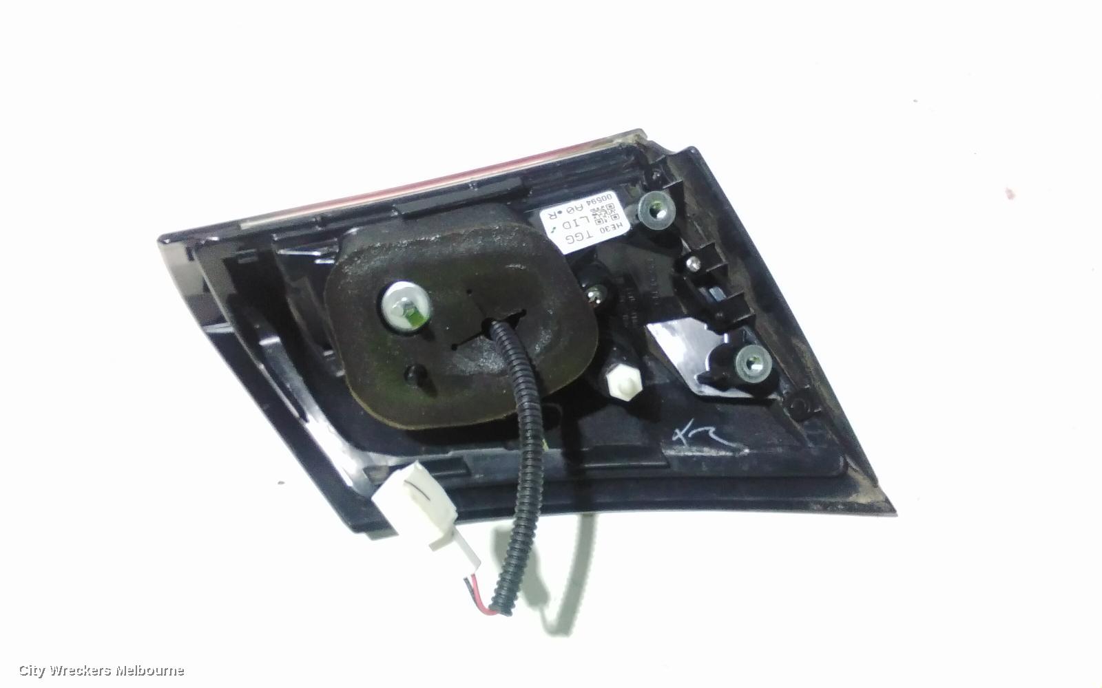 HONDA CIVIC REAR GARNISH, TAILGATE LAMP (RH SIDE), 10TH GEN, HATCH, 02/2017 ONWARDS