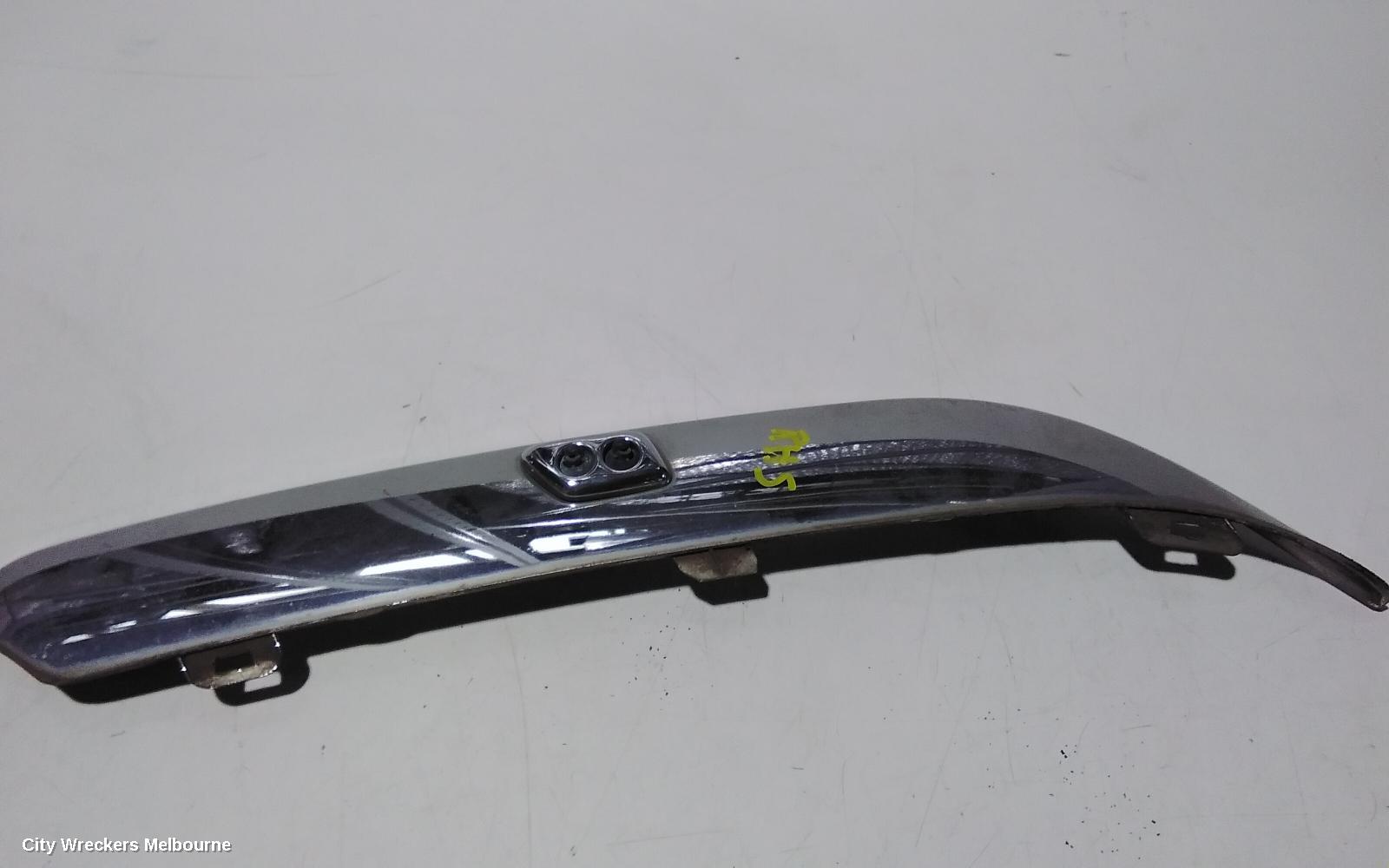 CHRYSLER 300C WASHER JET, 11/2005 - 12/2011
