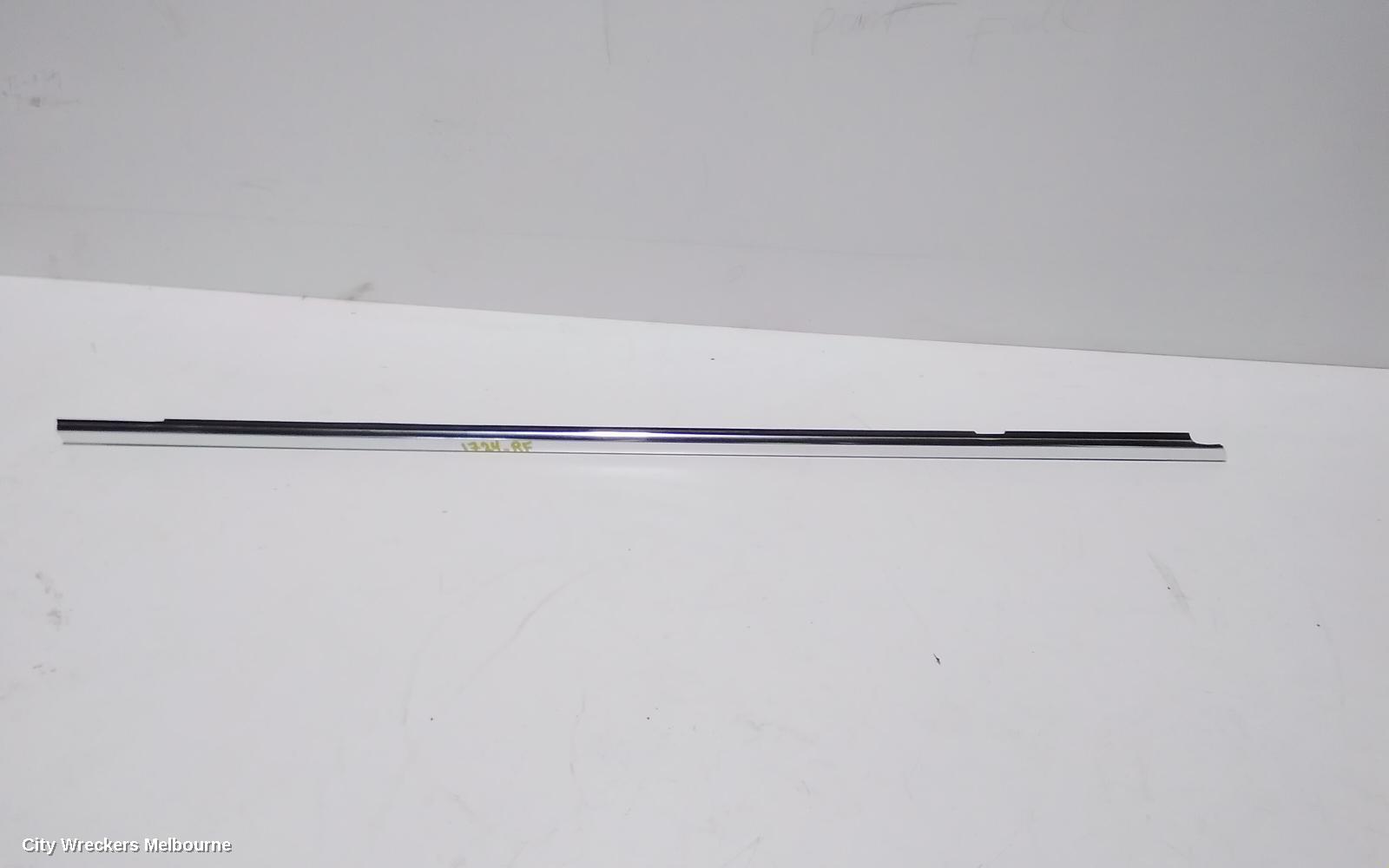 VOLKSWAGEN TIGUAN DOOR MOULD, RHF CHROME  MOULD UPPER: 86782, 5NA, 06/2016 - 02/2024