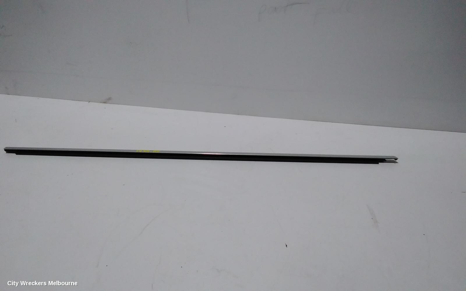VOLKSWAGEN TIGUAN DOOR MOULD, RHF CHROME  MOULD UPPER: 86782, 5NA, 06/2016 - 02/2024