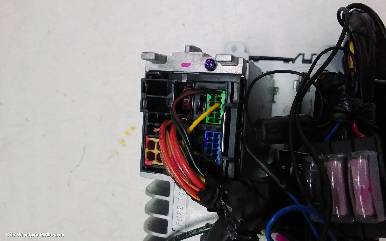 VOLKSWAGEN CADDY RADIO/CD/DVD/SAT/TV, CD PLAYER (RCD210), 2K, 08/2010 - 06/2015
