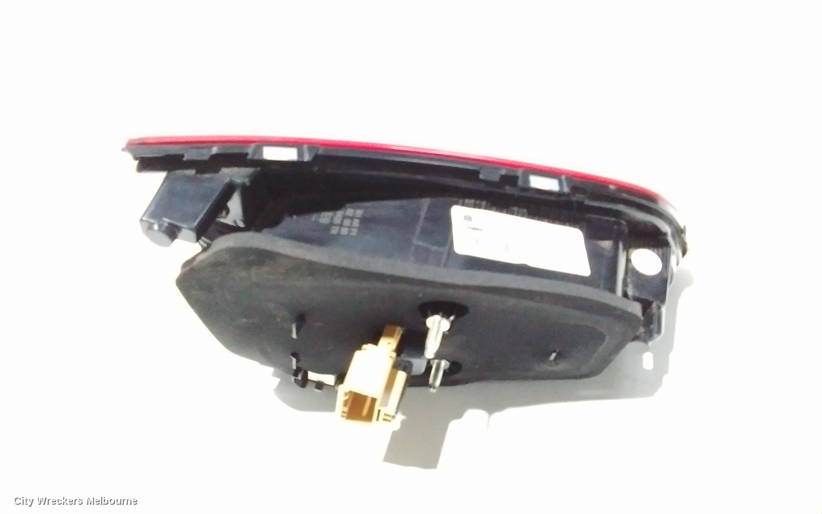 VOLKSWAGEN GOLF REAR GARNISH, TAILGATE LAMP (RH SIDE), GEN 7, HATCH, STANDARD/GTI, 03/2017 - 08/2020