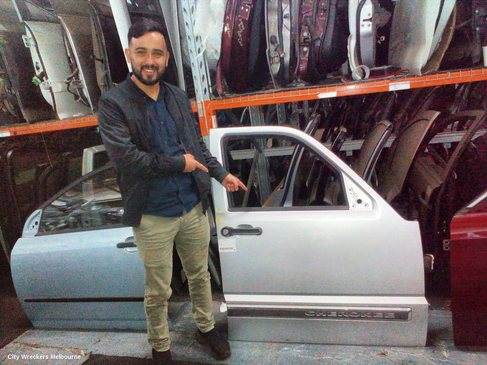 JEEP CHEROKEE RIGHT FRONT DOOR, KK, 02/2008 - 10/2012