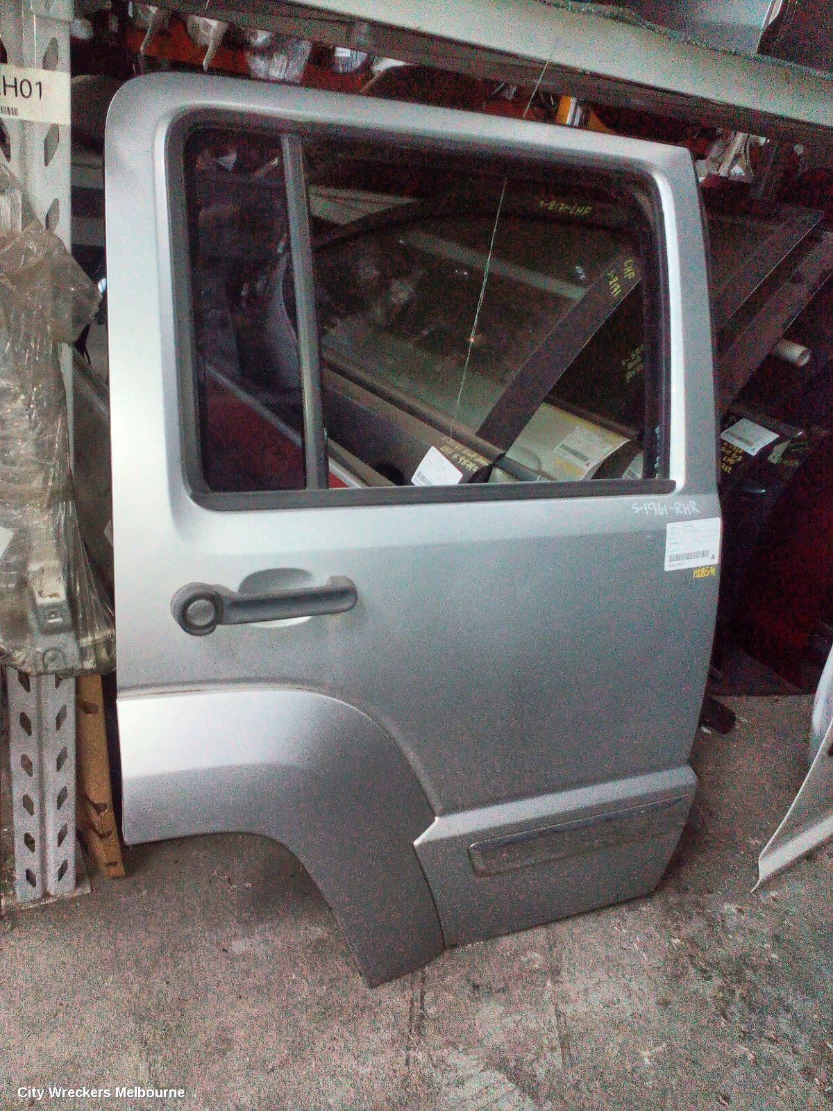 JEEP CHEROKEE RIGHT REAR DOOR, KK, 02/2008 - 10/2012