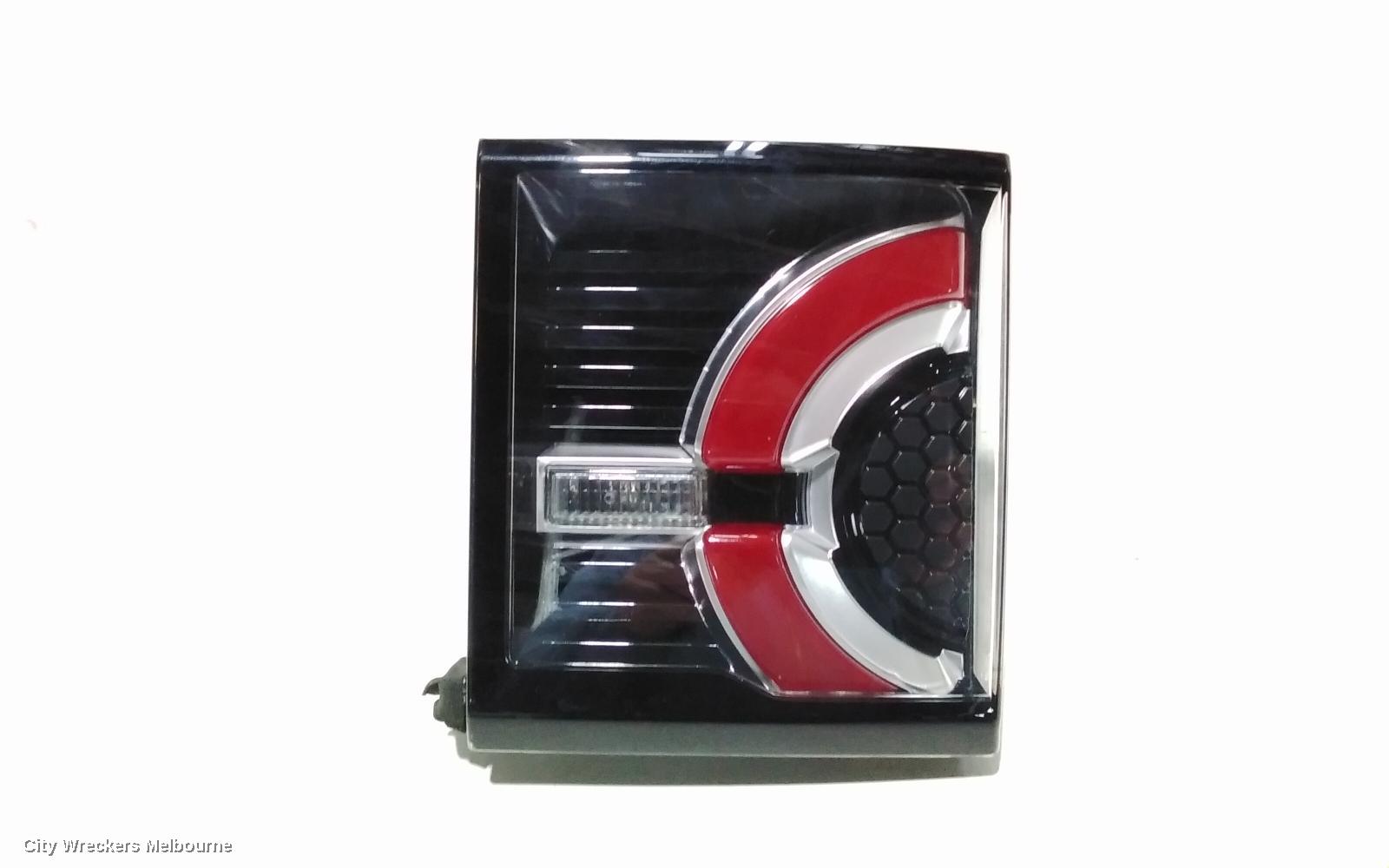 LAND ROVER DISCOVERY SPORT REAR GARNISH, TAILGATE LAMP (RH SIDE), W/ THIN RED LINE, L550, 01/2015 - 06/2019