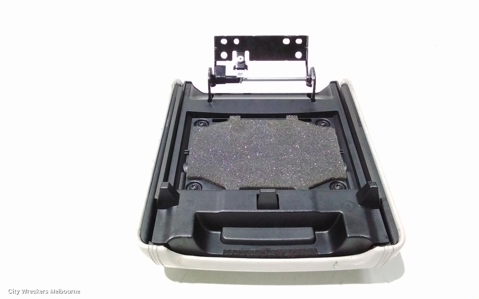 LAND ROVER DISCOVERY SPORT CONSOLE, L550, 01/2015 ONWARDS