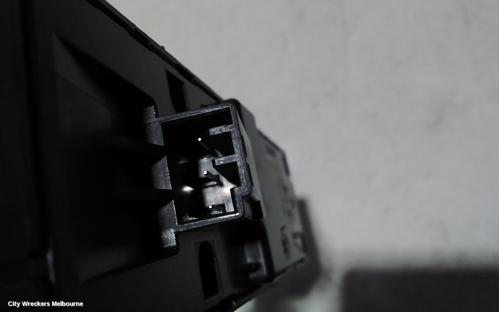 LAND ROVER DISCOVERY SPORT PWR DR WIND SWITCH, RH FRONT (MASTER SWITCH), L550, 01/2015 ONWARDS