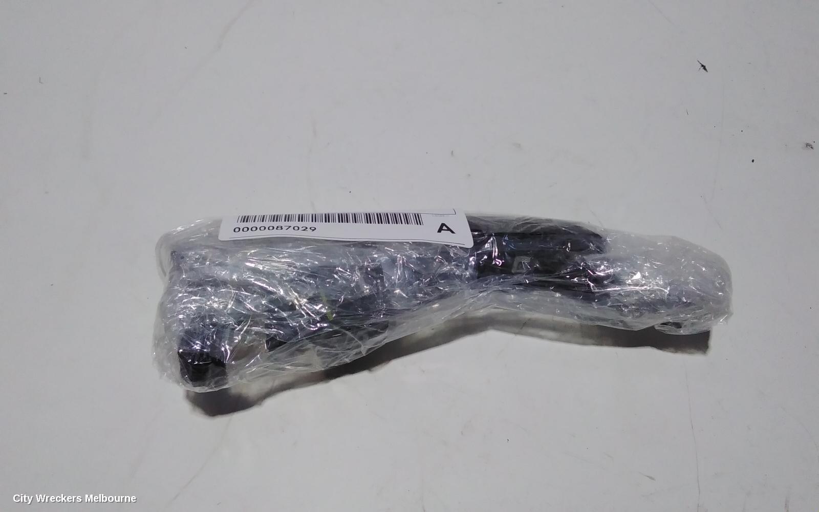 LAND ROVER DISCOVERY SPORT DOOR HANDLE, LH FRONT, OUTER, COLOUR CODED, NON CHROME INSERT TYPE, L550, 01/2015 - 06/2019