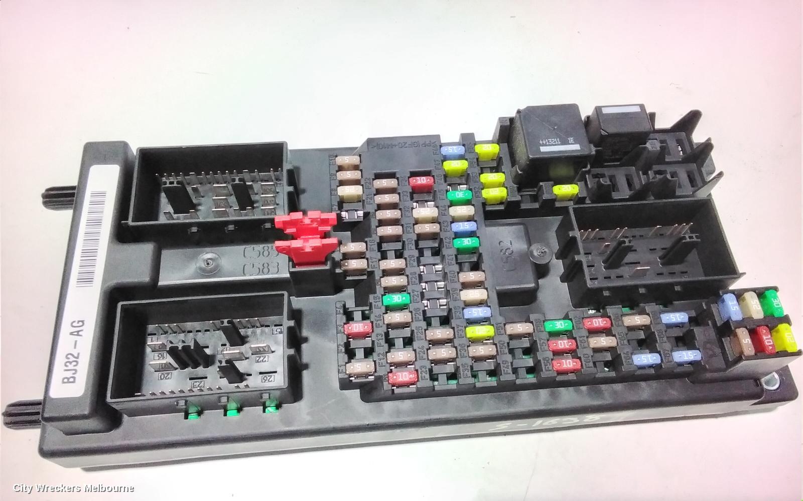 LAND ROVER RANGEROVER EVOQUE FUSE BOX, UNDER DASH, L538, 11/2011 - 01/2019
