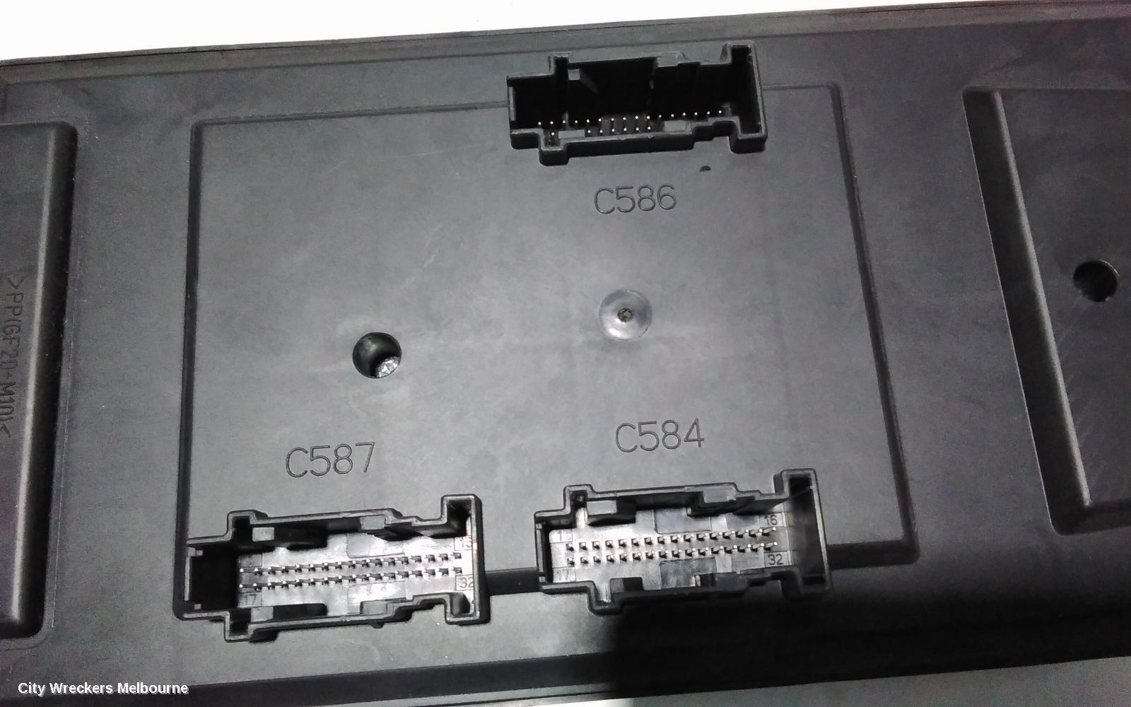 LAND ROVER RANGEROVER EVOQUE FUSE BOX, UNDER DASH, L538, 11/2011 - 01/2019