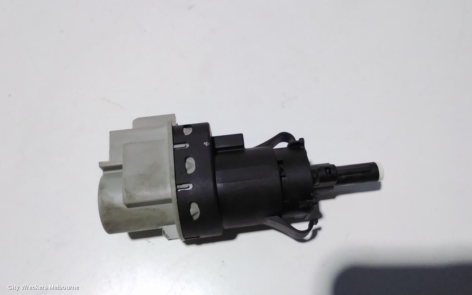 LAND ROVER RANGEROVER EVOQUE, L538, 11/2011 - 01/2019, BRAKE LIGHT SWITCH  BJ32-13480-AA: 87065