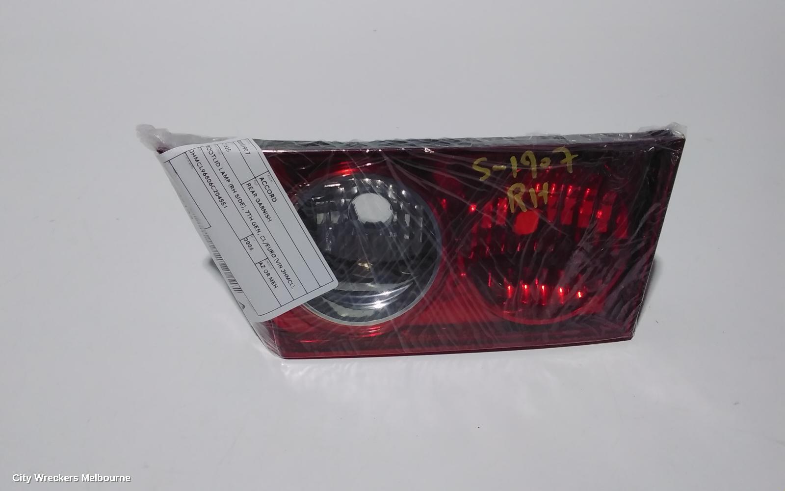 HONDA ACCORD REAR GARNISH, BOOTLID LAMP (RH SIDE), 7TH GEN, CL/EURO (VIN JHMCL), 12/2005 - 03/2008