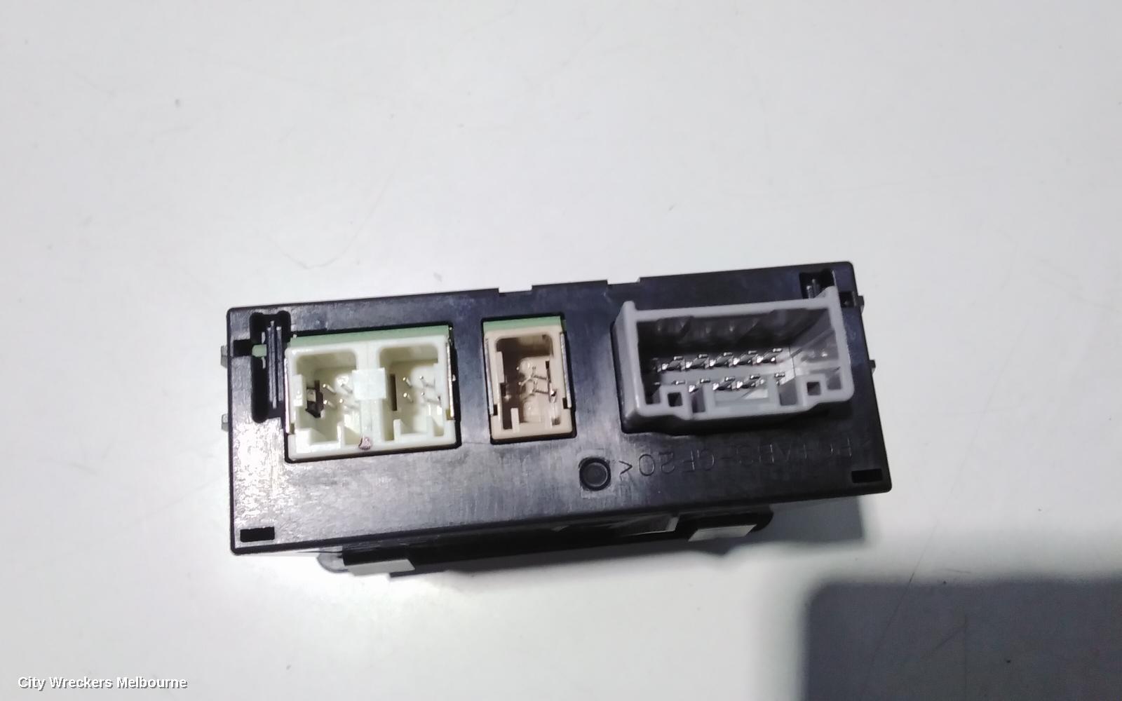 MAZDA CX3 RADIO/CD/DVD/SAT/TV, DISPLAY UNIT, 8IN, TOUCHSCREEN, DK, 03/2015 ONWARDS