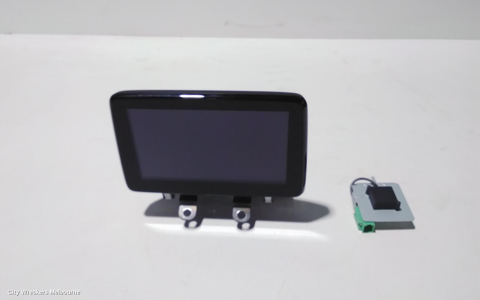 MAZDA CX3 RADIO/CD/DVD/SAT/TV, DISPLAY UNIT, 8IN, TOUCHSCREEN, DK, 03/2015 ONWARDS