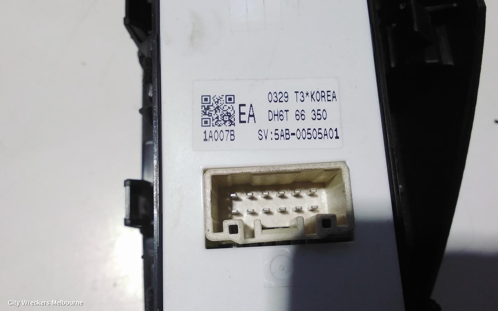 MAZDA CX3 PWR DR WIND SWITCH, RH FRONT (MASTER SWITCH), W/ AUTO FOLD TYPE, DK, 02/2017 ONWARDS