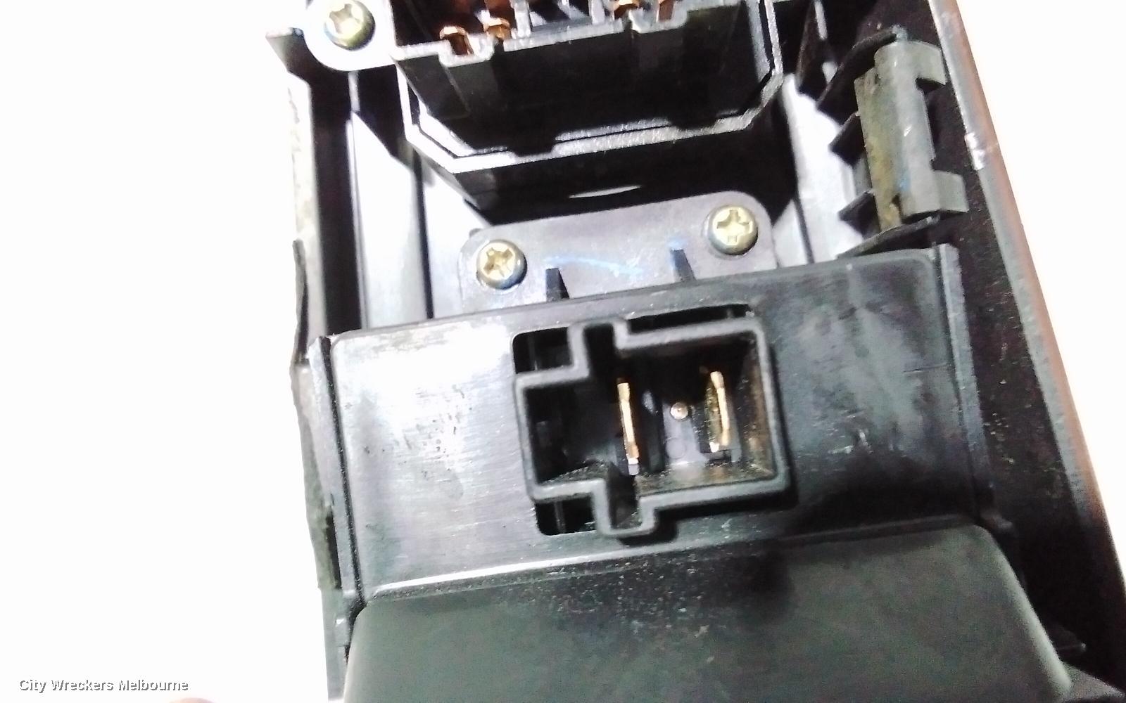 HONDA MDX PWR DR WIND SWITCH, RH FRONT (MASTER SWITCH), YD, 04/2003 - 12/2006