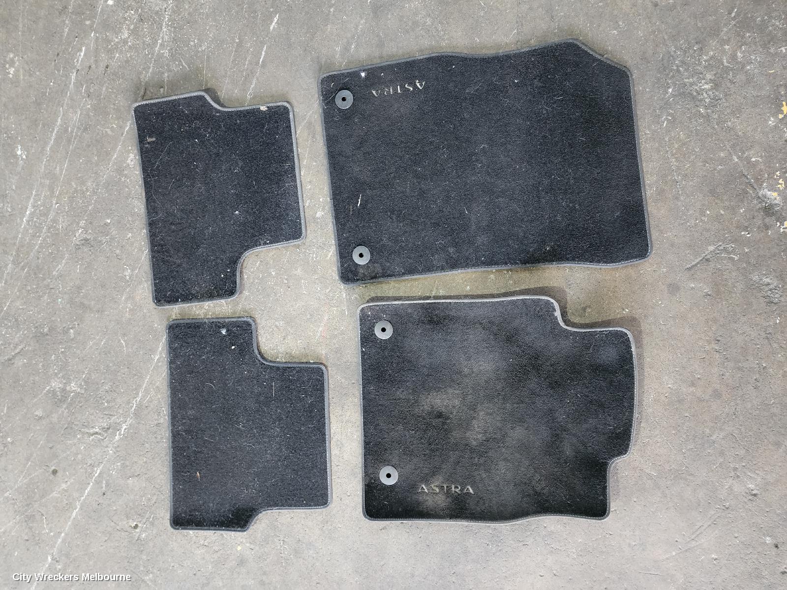 HOLDEN ASTRA FLOOR MATS, PJ, GTC, 12/2014 - 01/2017
