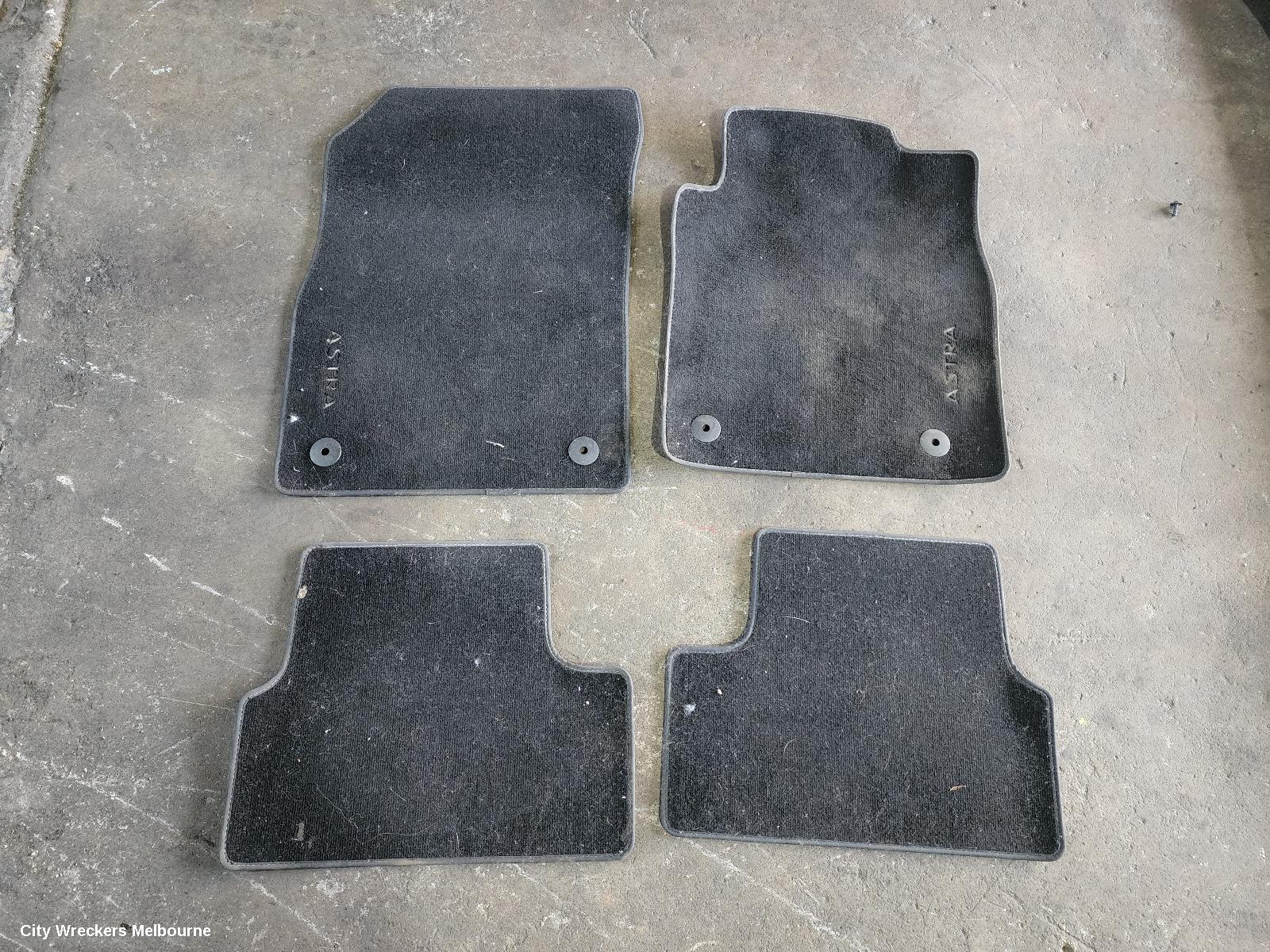 HOLDEN ASTRA FLOOR MATS, PJ, GTC, 12/2014 - 01/2017
