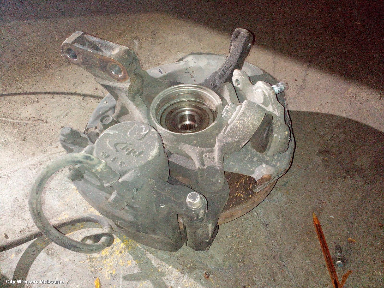 TOYOTA CAMRY RIGHT FRONT HUB ASSEMBLY, SK36, 2.4, PETROL, ABS TYPE, 08/2002 - 05/2006