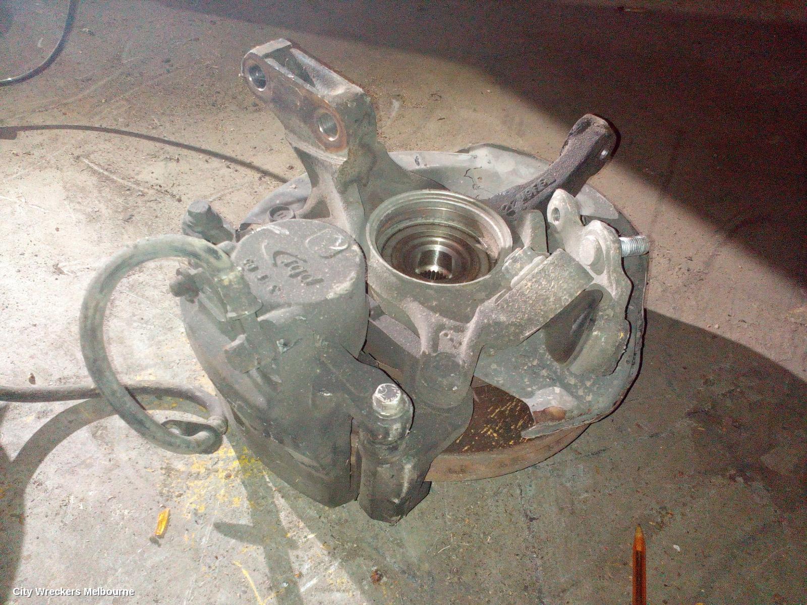 TOYOTA CAMRY RIGHT FRONT HUB ASSEMBLY, SK36, 2.4, PETROL, ABS TYPE, 08/2002 - 05/2006