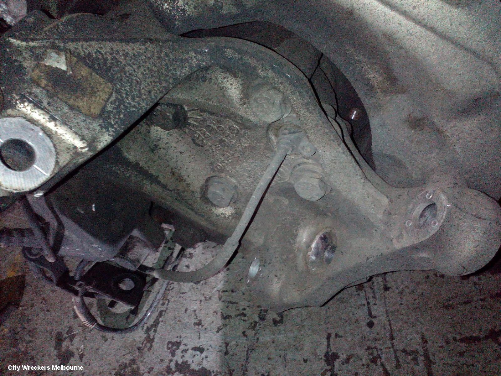 BMW 3 SERIES LEFT FRONT HUB ASSEMBLY, E90, SEDAN, 03/2005 - 01/2012
