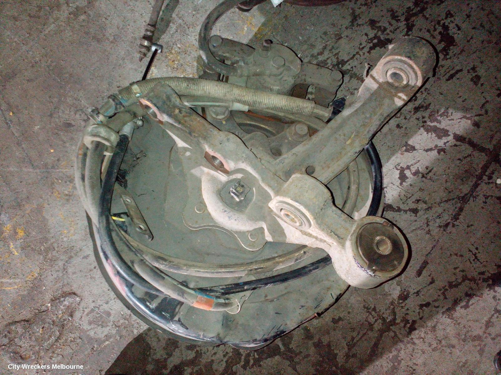 TOYOTA KLUGER RIGHT REAR HUB ASSEMBLY, GSU40-GSU45, 2WD, 05/2007 - 02/2014