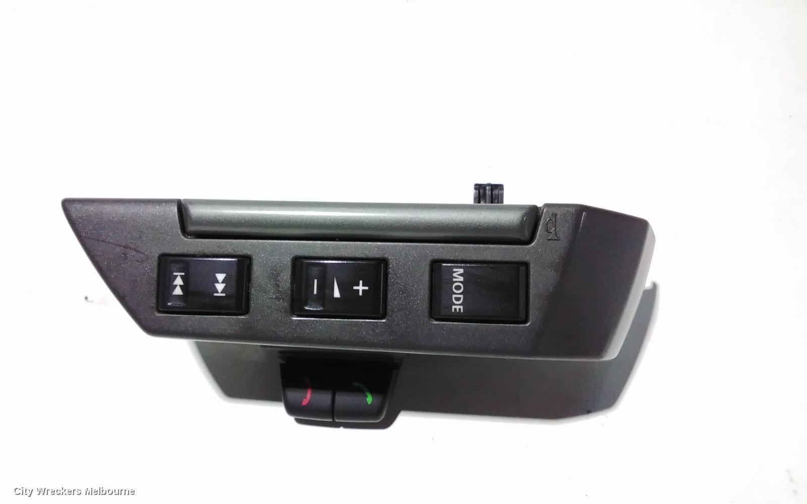 LAND ROVER RANGEROVER SPORT, L320, 08/2005 - 12/2013, RH STEERING WHEEL SWITCH PACK - XPD500510WVH: 87331